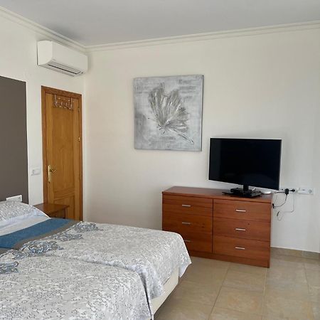 Villa Camakini With Heated Pool And Sea View 阿里纳斯 外观 照片