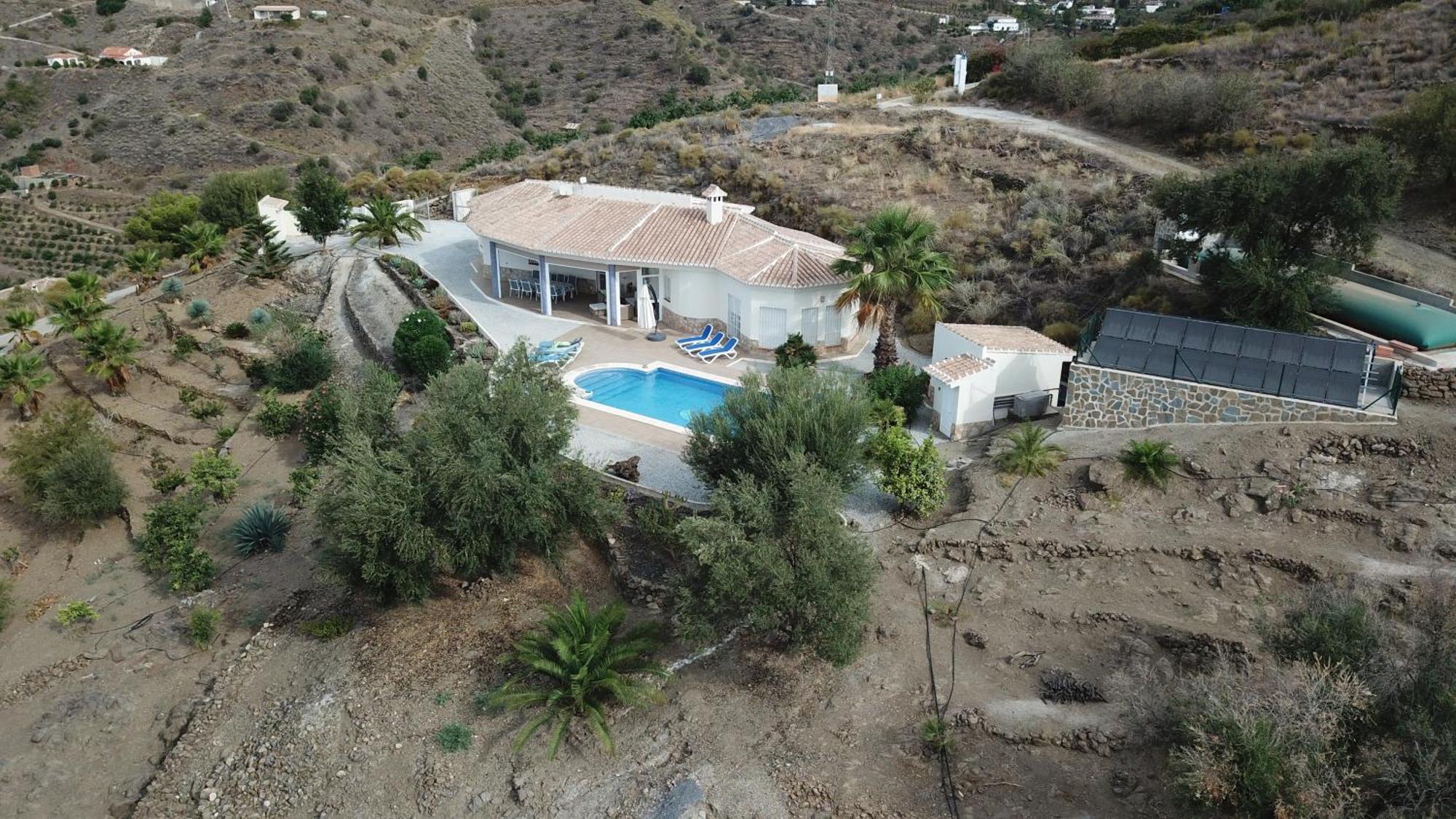 Villa Camakini With Heated Pool And Sea View 阿里纳斯 外观 照片