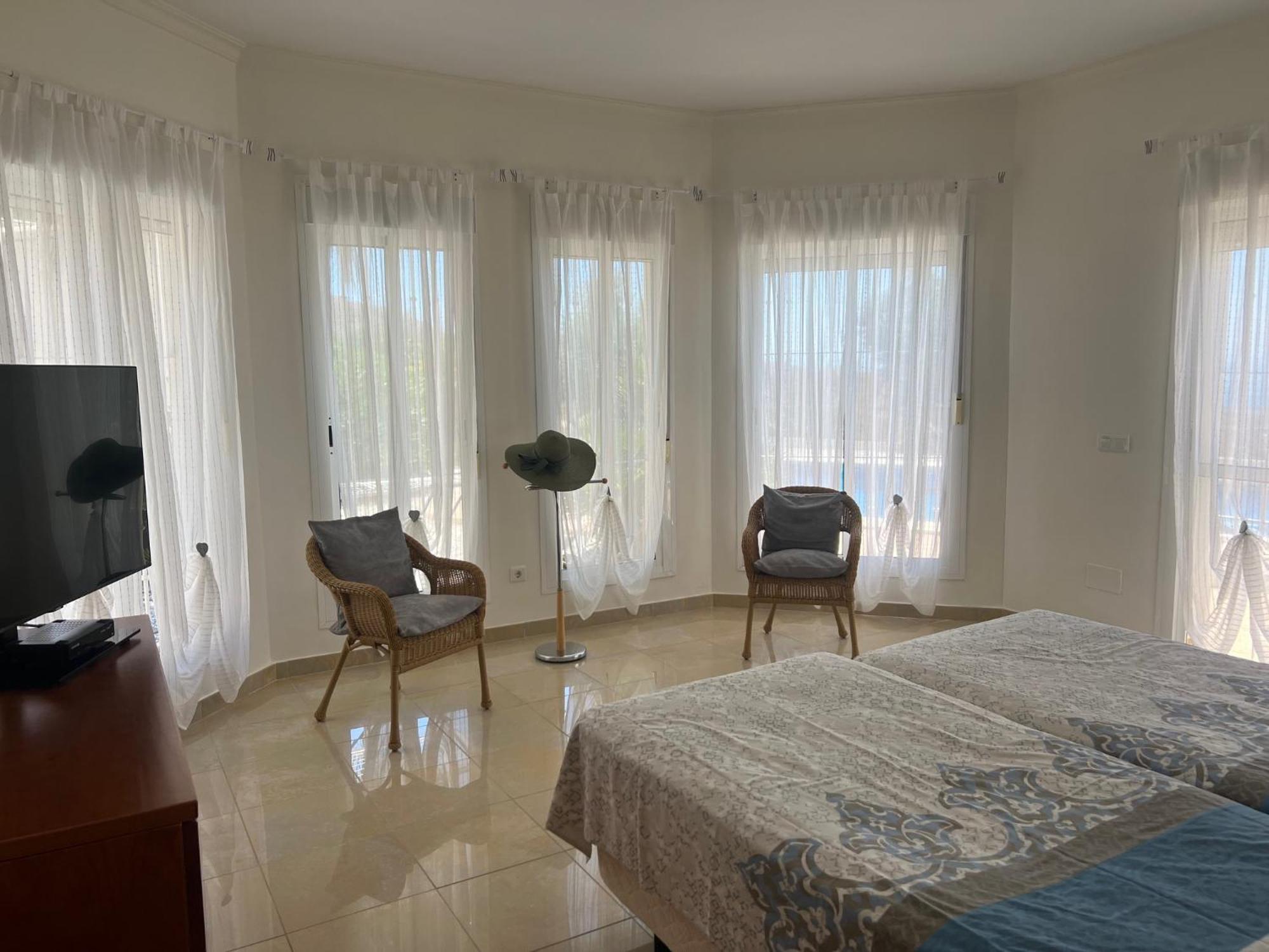 Villa Camakini With Heated Pool And Sea View 阿里纳斯 外观 照片