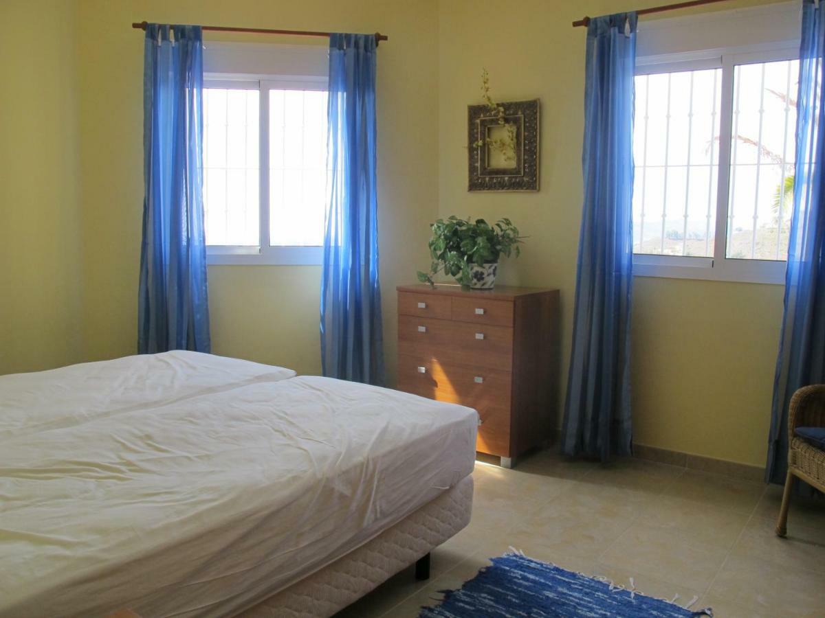 Villa Camakini With Heated Pool And Sea View 阿里纳斯 外观 照片