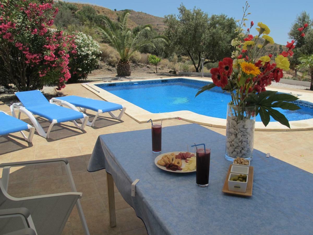 Villa Camakini With Heated Pool And Sea View 阿里纳斯 外观 照片