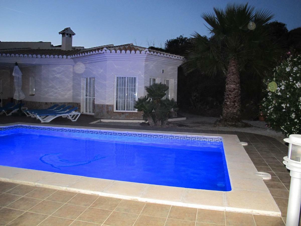Villa Camakini With Heated Pool And Sea View 阿里纳斯 外观 照片