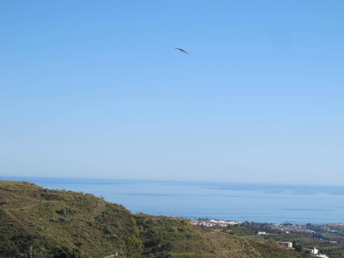 Villa Camakini With Heated Pool And Sea View 阿里纳斯 外观 照片